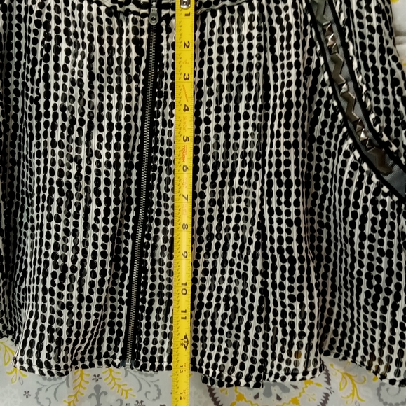 BCBGeneration embellished skirt with pockets, small - Picture 3 of 9